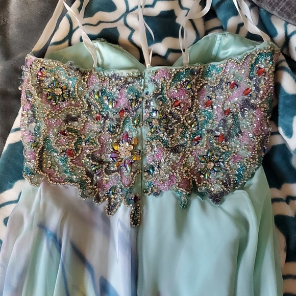 Prom dress - Picture 4 of 5